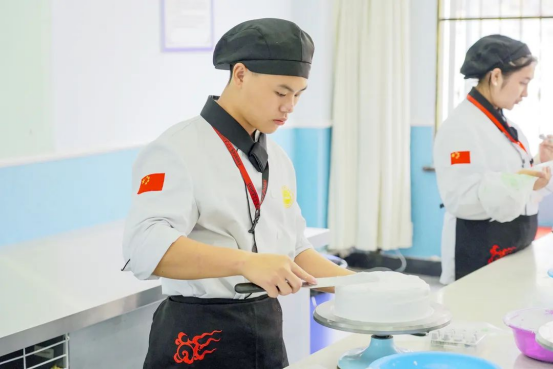 00后學什么技術好？汽修、廚師、計算機哪個好？526.png
