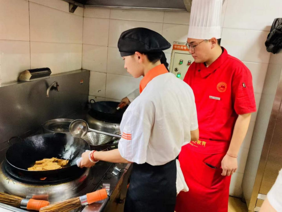 初中畢業是先打工還是先學技術？