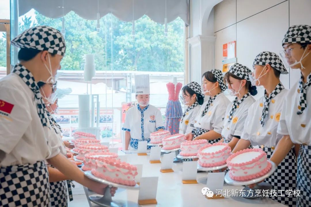 想知道蛋糕培訓學校學費大概多少？學蛋糕學費多少錢？看這里！