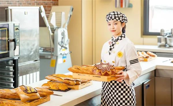 我是女生 | 想找穩定薪資高的工作？這些專業適合女生學！